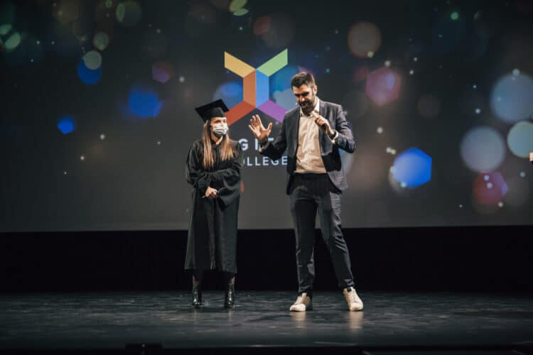 Mentaliste magicien Genève remise de diplôme